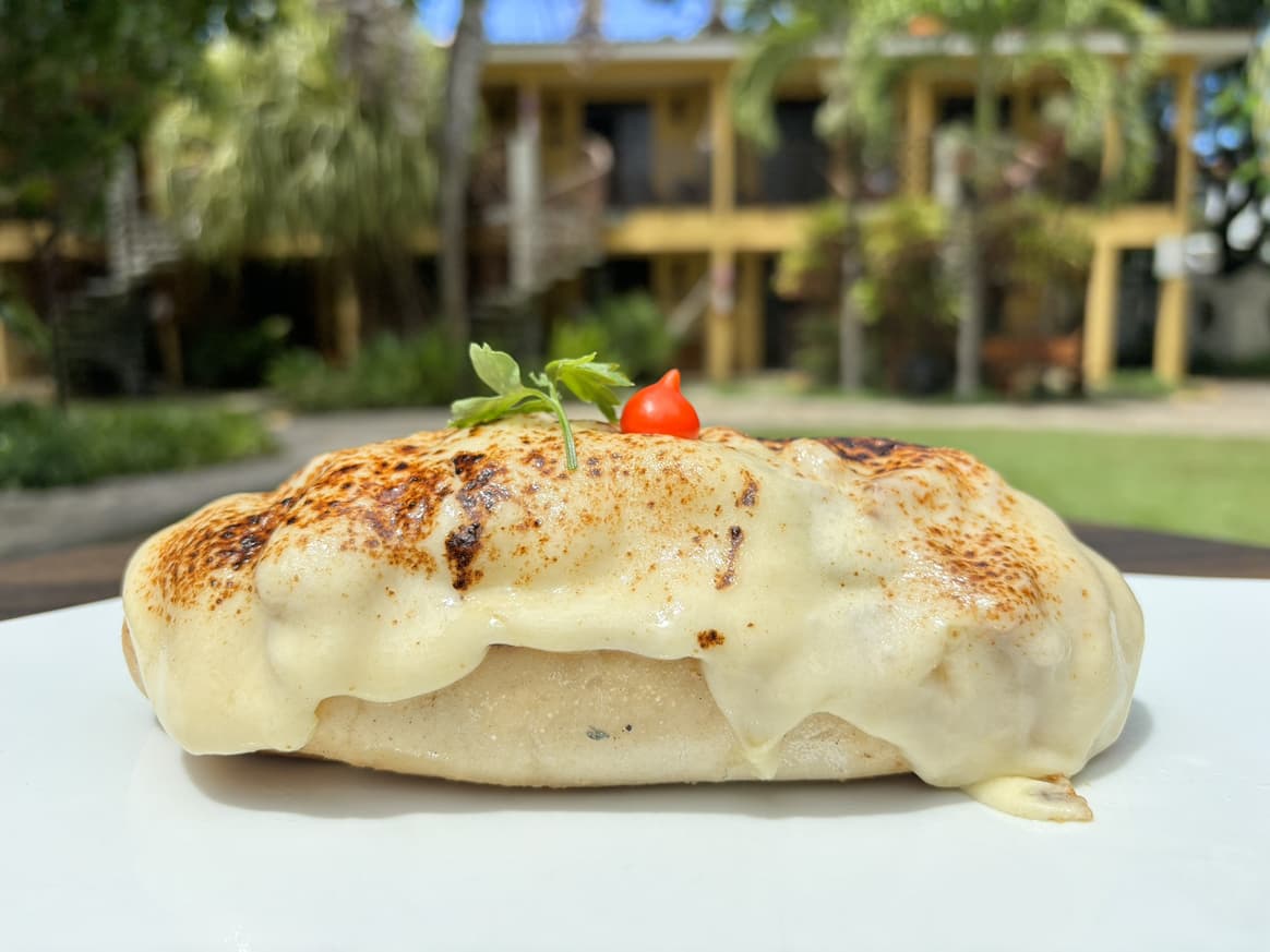 Baguete Cheese Steak - Restaurante Maracajú Porto de Galinhas
